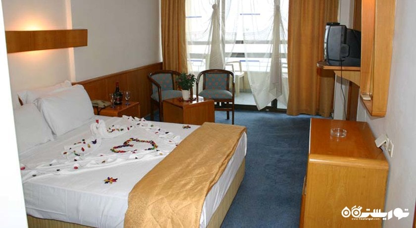 تخت بزرگ اتاق استاندارد